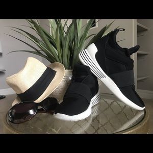Kendall + Kylie Braydin Sneaker